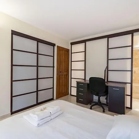 Beautiful 3 Bedroom With Seaview In Διαμέρισμα