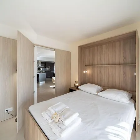 شقة Beautiful 3 Bedroom With Seaview In كان